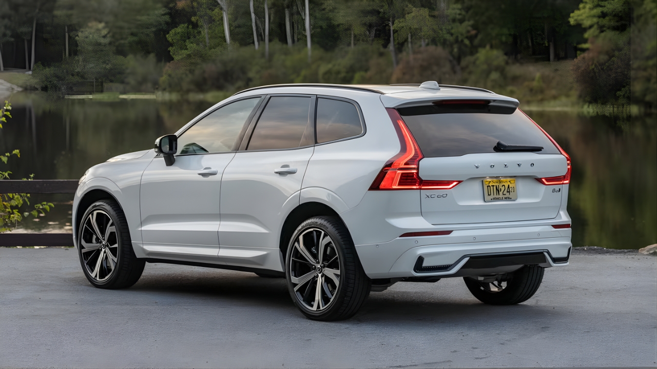 Volvo XC60 2025: SUV de Lujo Escandinavo con Seguridad Avanzada, Potencia Híbrida y Confort Premium